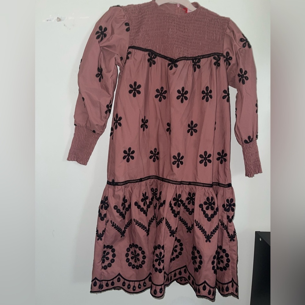 Beautiful Tiered Floral Eyelet Girls Dress - Picture 12 of 13